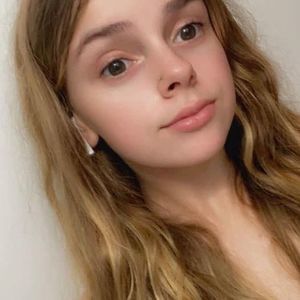 Meet your Posher, Chloe